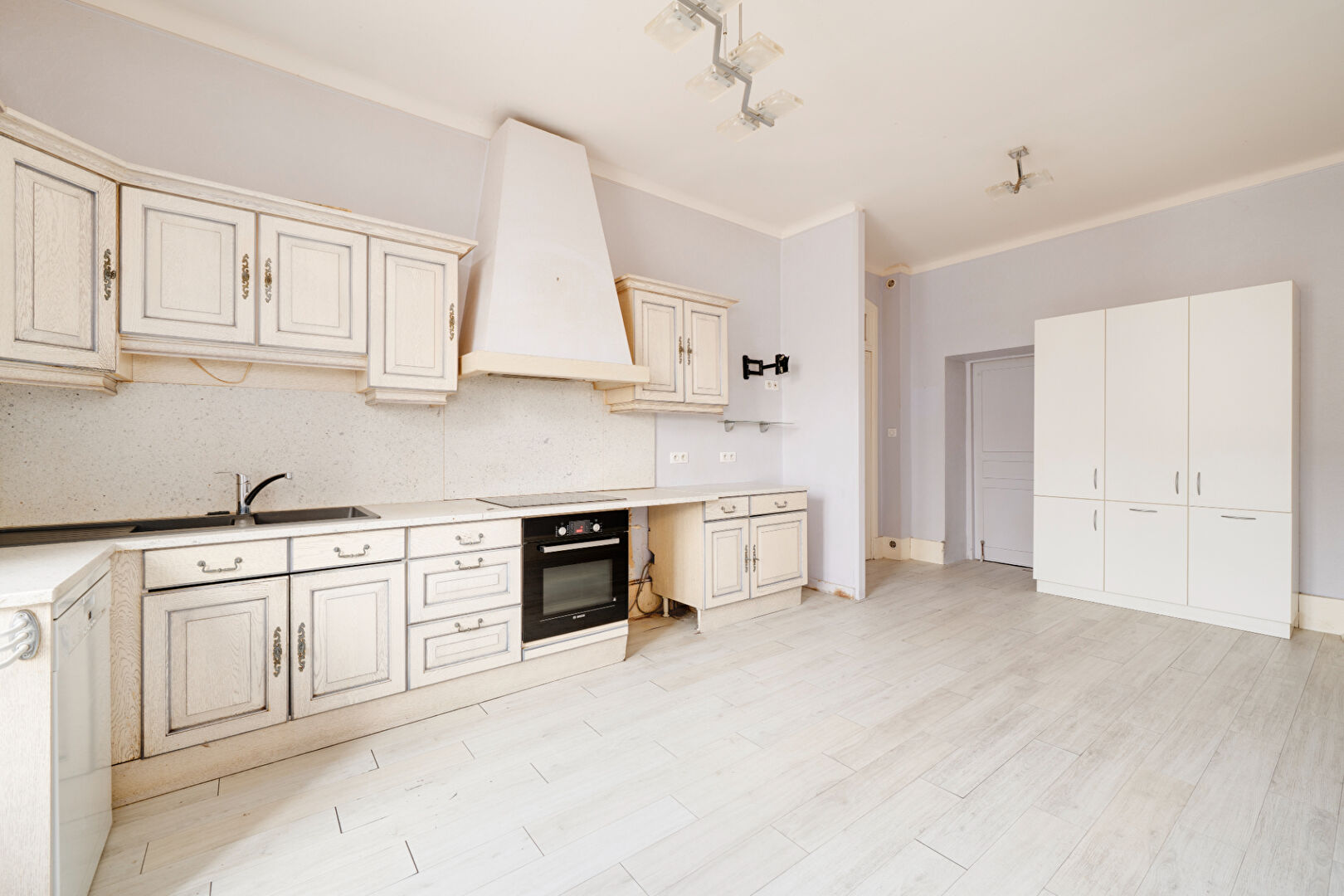 Thaon Les Vosges - Maison de maître à rafraîchir - 11 pièces - 303 m2  - jardin