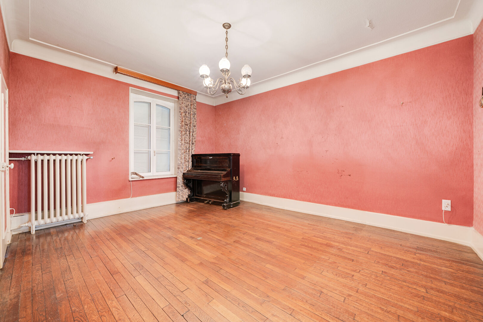 Thaon Les Vosges - Maison de maître à rafraîchir - 11 pièces - 303 m2  - jardin