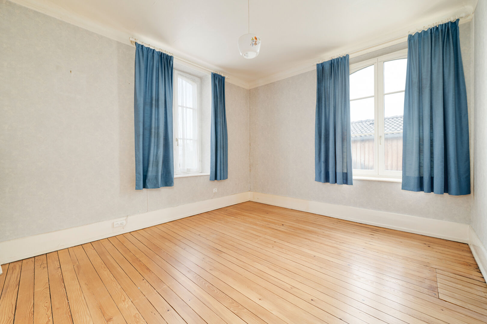 Thaon Les Vosges - Maison de maître à rafraîchir - 11 pièces - 303 m2  - jardin