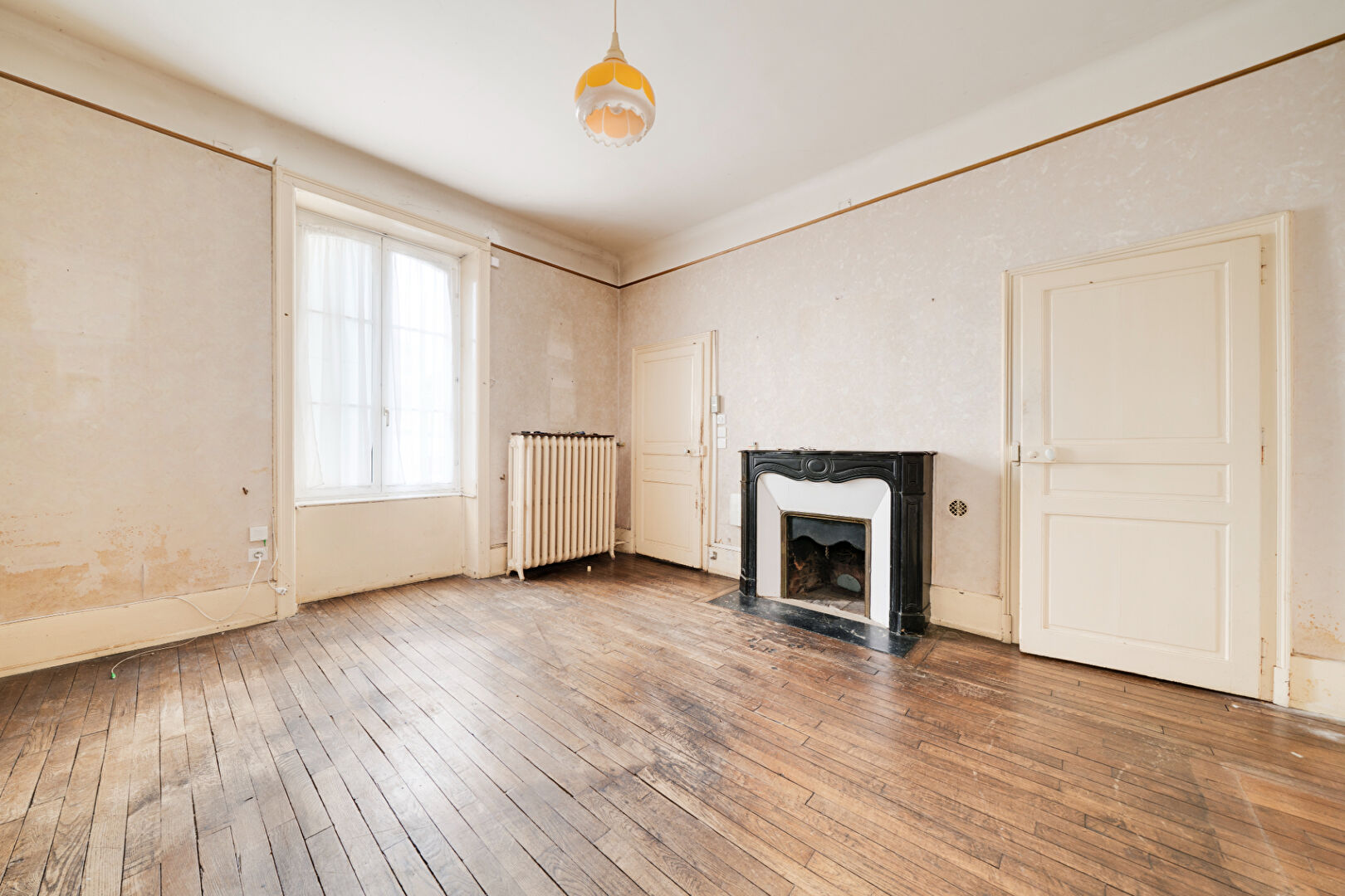 Thaon Les Vosges - Maison de maître à rafraîchir - 11 pièces - 303 m2  - jardin