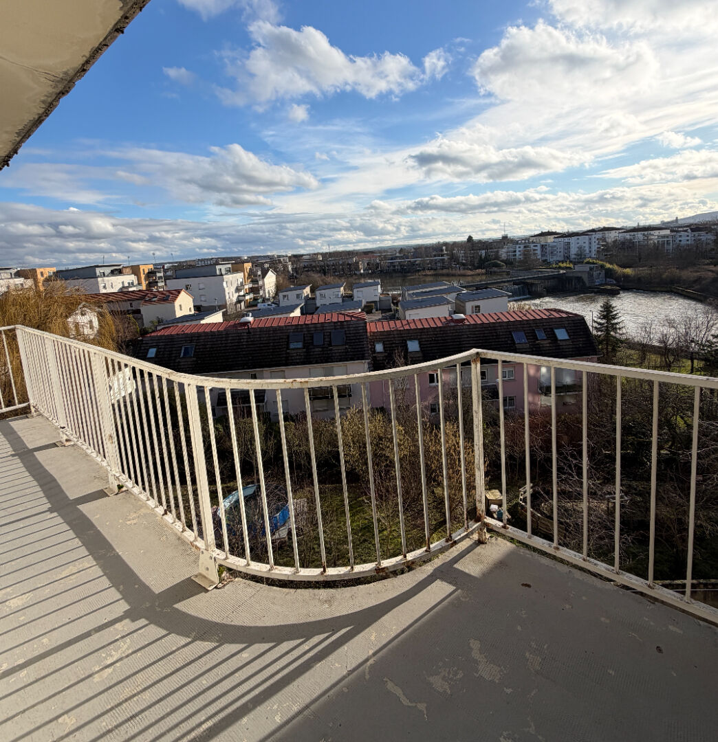 Appartement 3 chambres, 2 balcons, garage