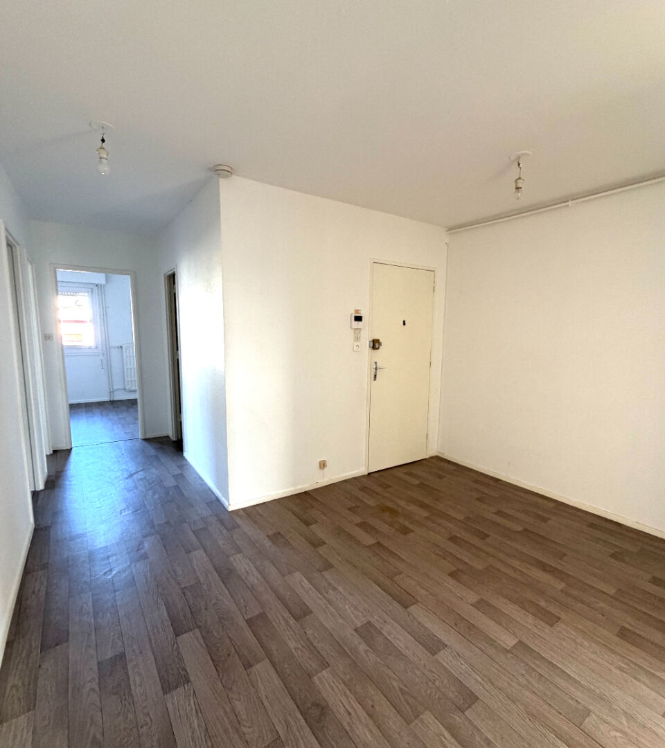 Appartement 3 chambres, 2 balcons, garage