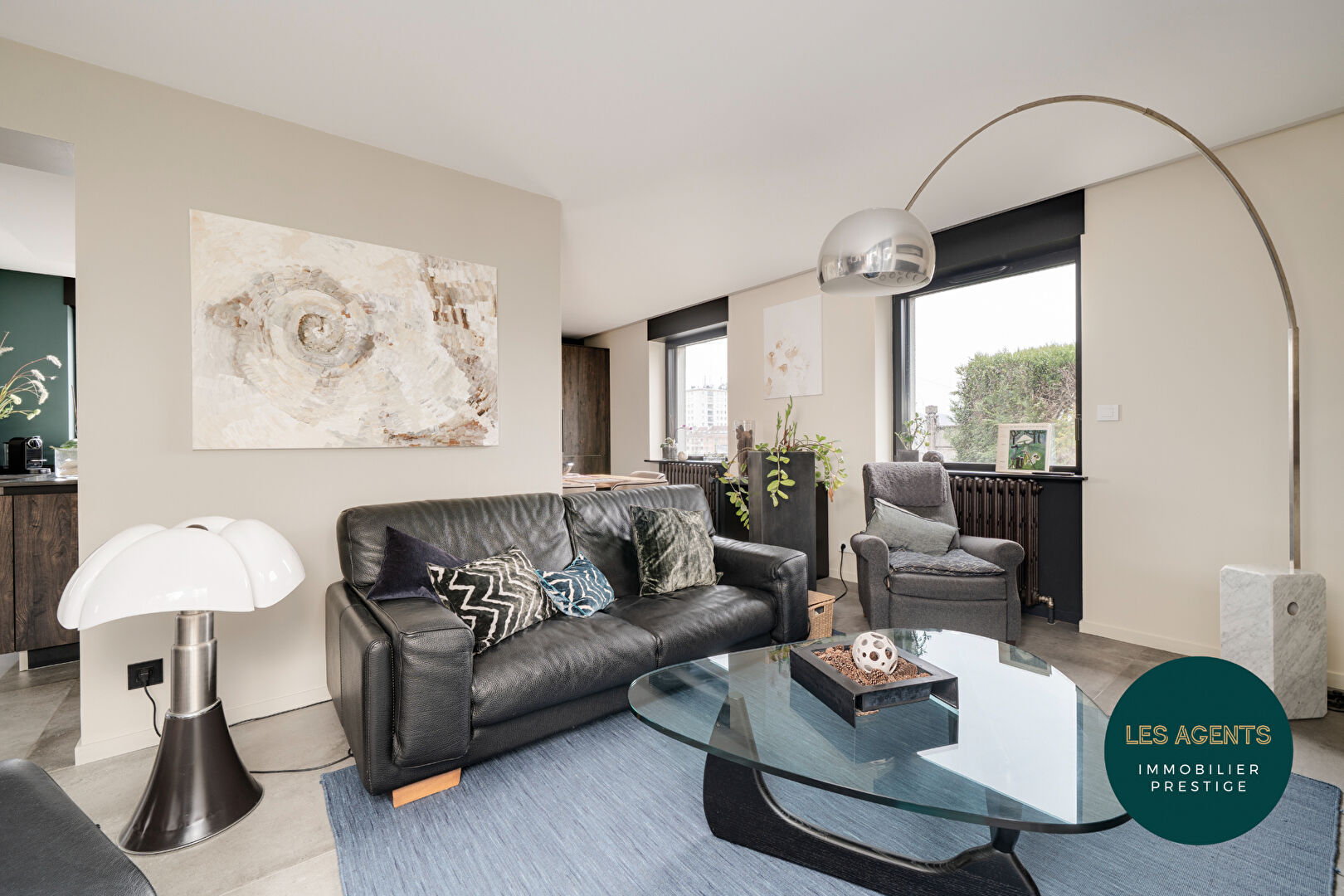 Maison comprenant 2 unités habitables (T3 et T5) - garages - terrain