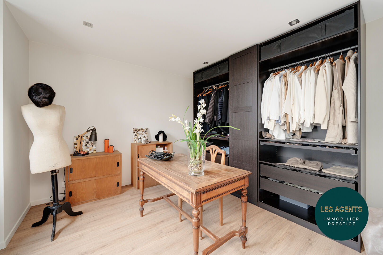 Maison comprenant 2 unités habitables (T3 et T5) - garages - terrain