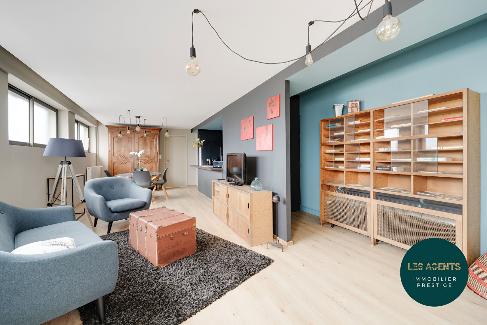 Maison comprenant 2 unités habitables (T3 et T5) - garages - terrain