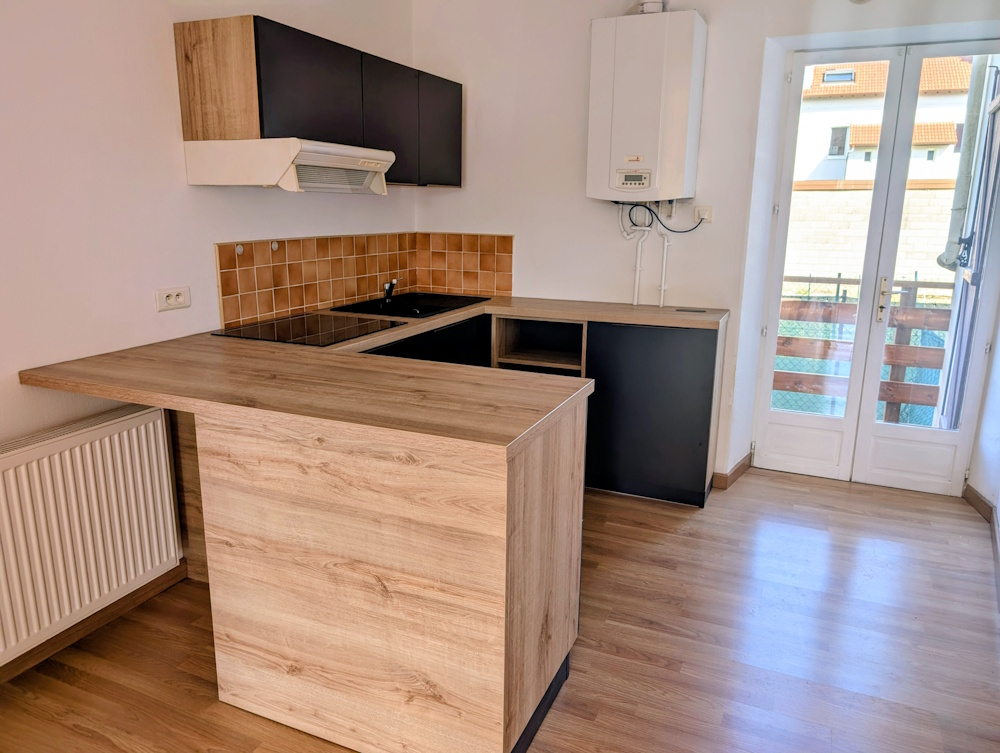 T2 lumineux avec terrasse à Golbey