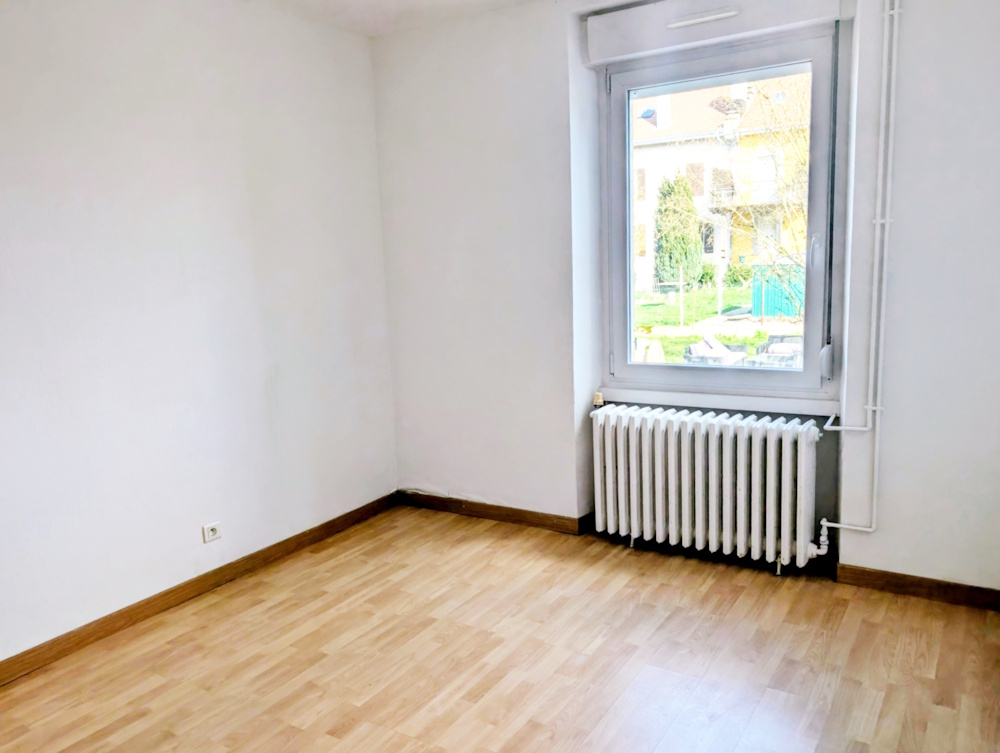 T2 lumineux avec terrasse à Golbey