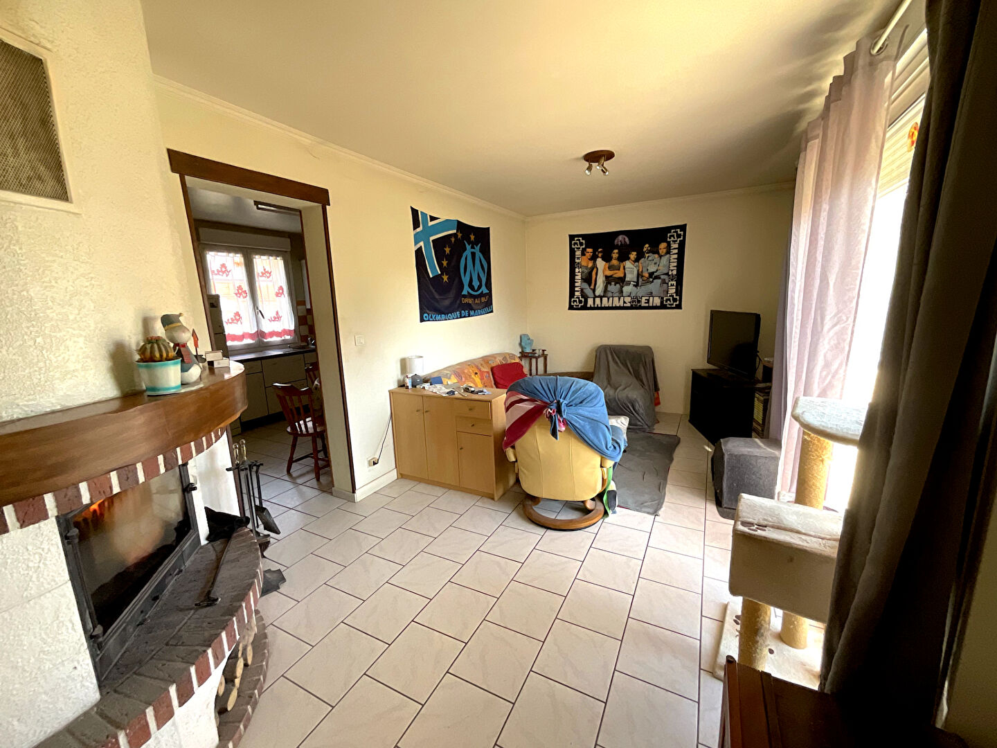 Pavillon loué plain pied 4 pièces 80m2 Jussey 75000