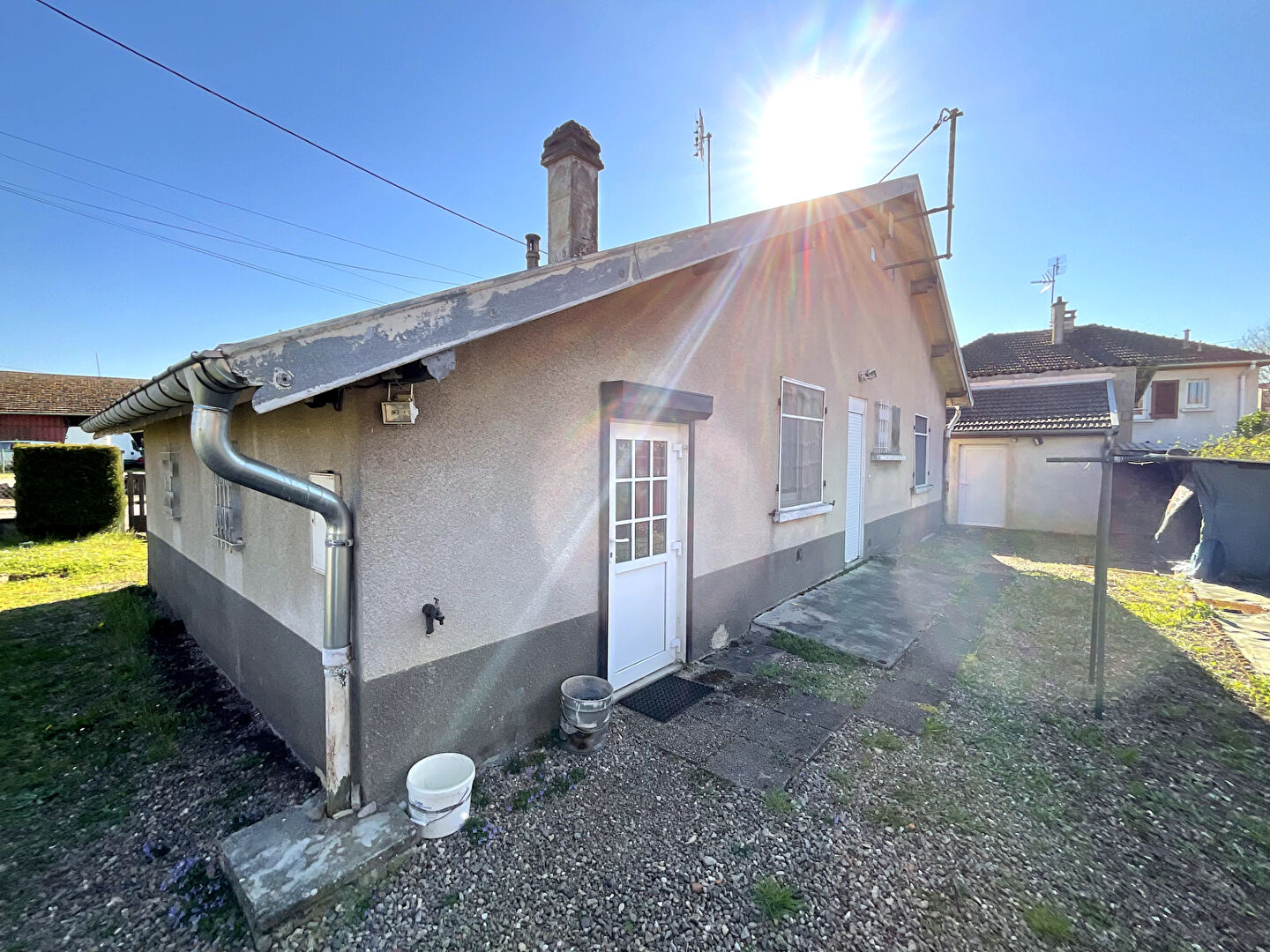 Pavillon loué plain pied 4 pièces 80m2 Jussey 75000