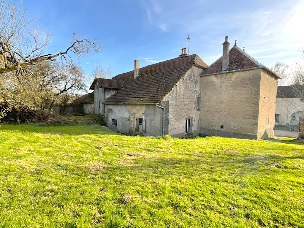 Maison à vendre, Senoncourt - 4 pièces, 400 m², terrain 12 169 m², a rénover