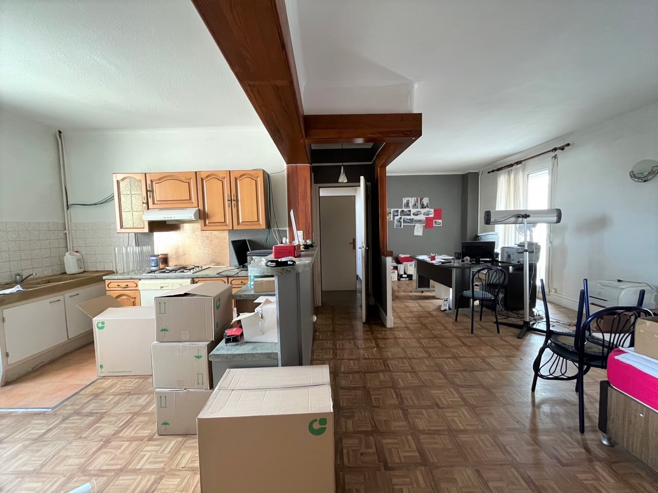 CHARMES Hypercentre - immeuble avec commerce et  triplex