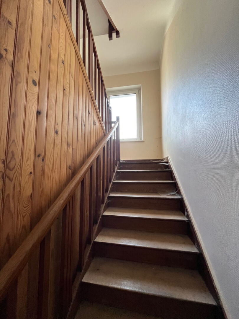 CHARMES Hypercentre - immeuble avec commerce et  triplex