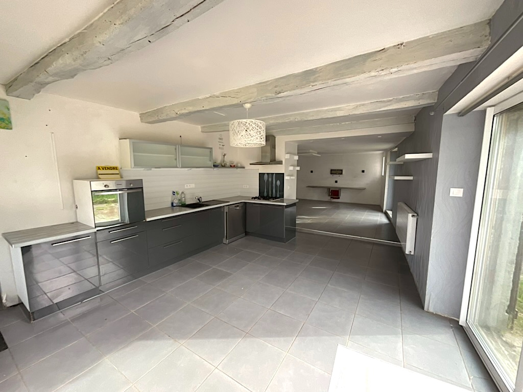 Maison Baulay 5pièces 156m2 habitables 3chambres 1650m2 terrain