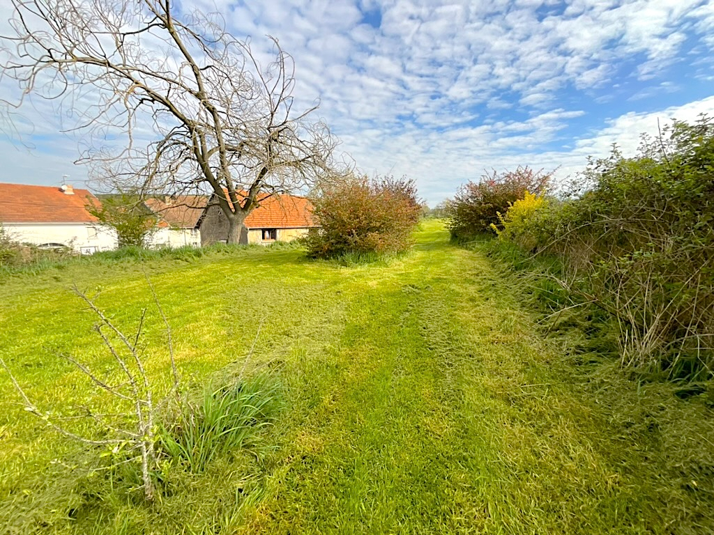 Maison Baulay 5pièces 156m2 habitables 3chambres 1650m2 terrain
