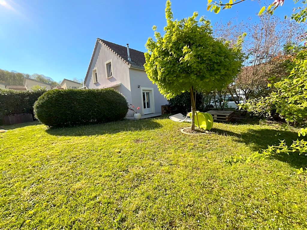 Maison Echenoz La Meline 5 pièces 120 m2 habitables 3 chambres garage terrain