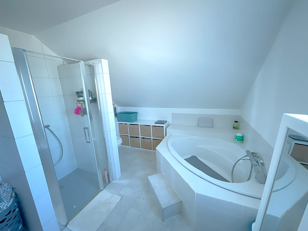 Maison Echenoz La Meline 5 pièces 120 m2 habitables 3 chambres garage terrain