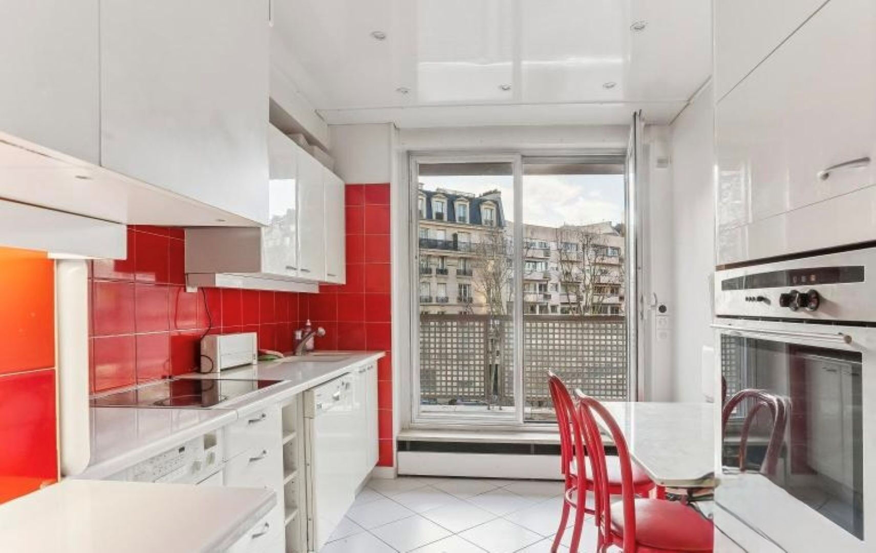 Appartement 57m², balcon, cave avec emplacement parking