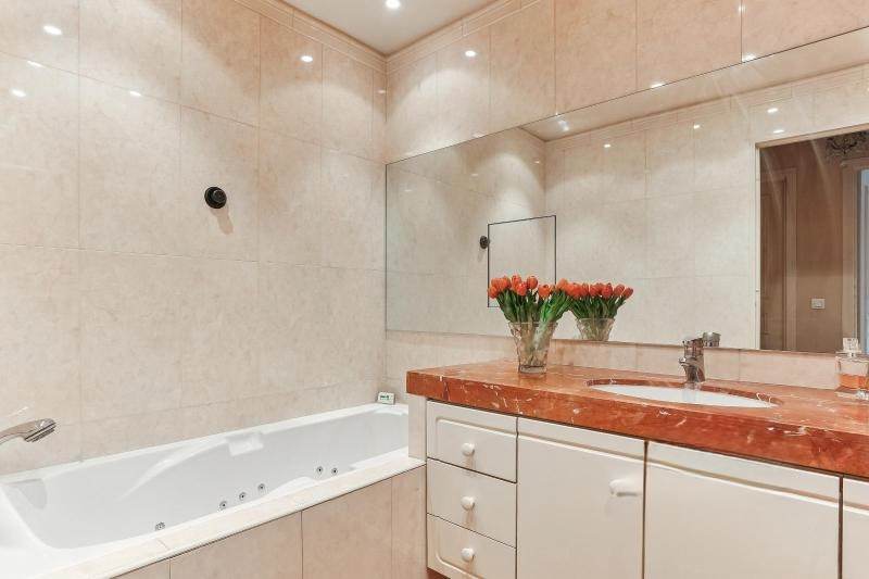 Appartement 57m², balcon, cave avec emplacement parking