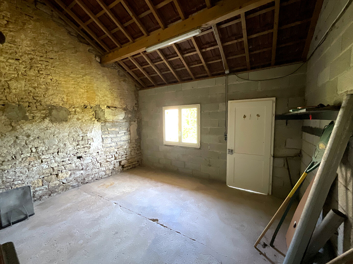 Maison Melincourt 6 pièces 150m2 habitables 4chambres 533m2 terrain
