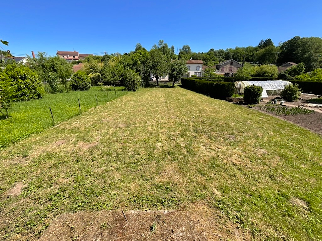 Ancien corp de ferme Passavant La Rochère 2 pièces 82m2 habitables 834m2 terrain