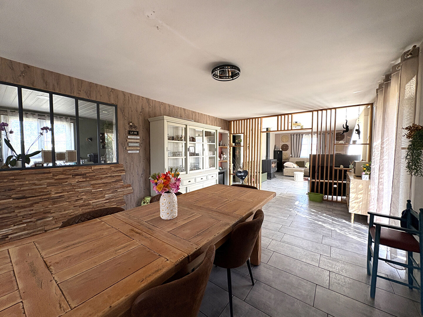 DOMBROT-LE-SEC - Pavillon d'env. 190 m2 - garage - jardin - 4 chambres