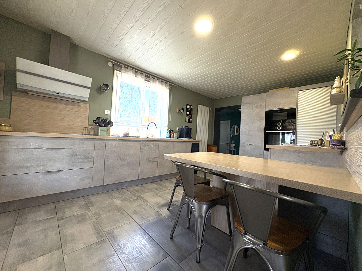 DOMBROT-LE-SEC - Pavillon d'env. 190 m2 - garage - jardin - 4 chambres