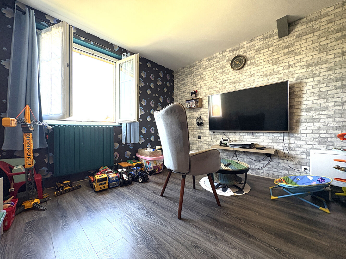 DOMBROT-LE-SEC - Pavillon d'env. 190 m2 - garage - jardin - 4 chambres