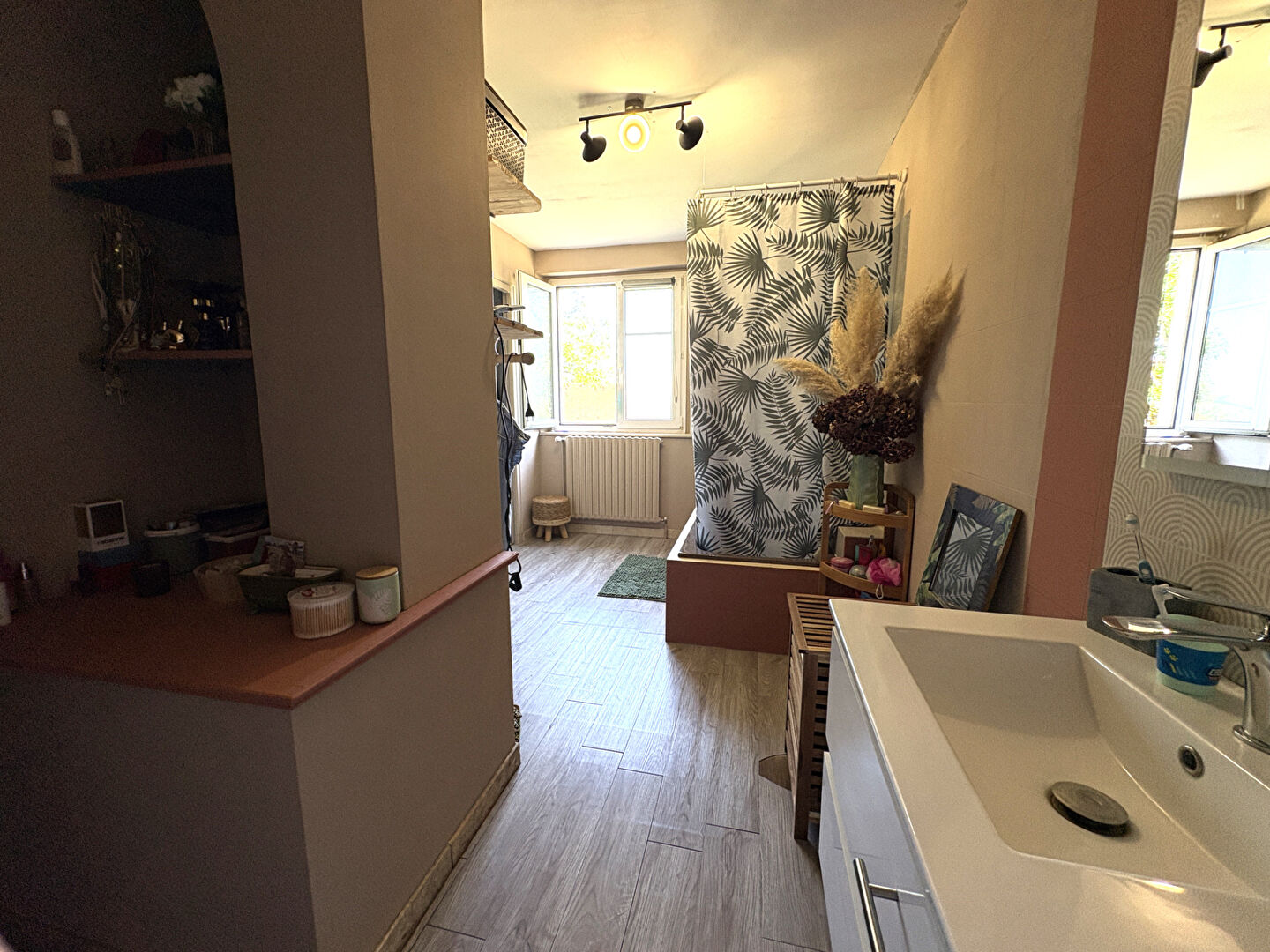 DOMBROT-LE-SEC - Pavillon d'env. 190 m2 - garage - jardin - 4 chambres