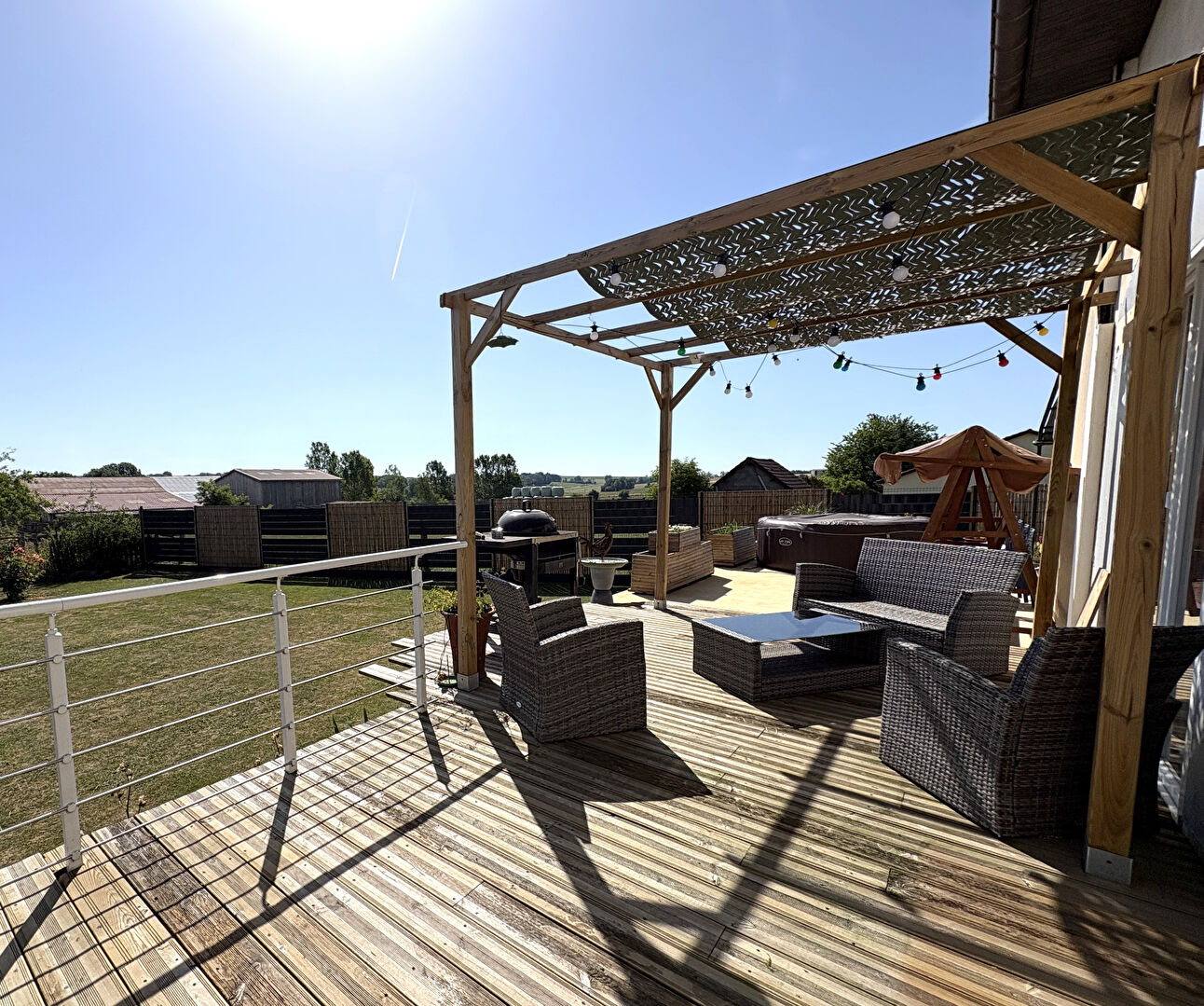 DOMBROT-LE-SEC - Pavillon d'env. 190 m2 - garage - jardin - 4 chambres