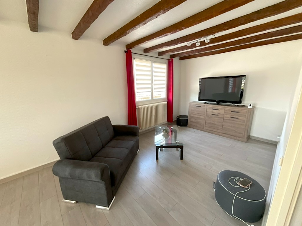 Maison Corre 5 pièces 110m2habitables 4 chambres 805m2 terrain