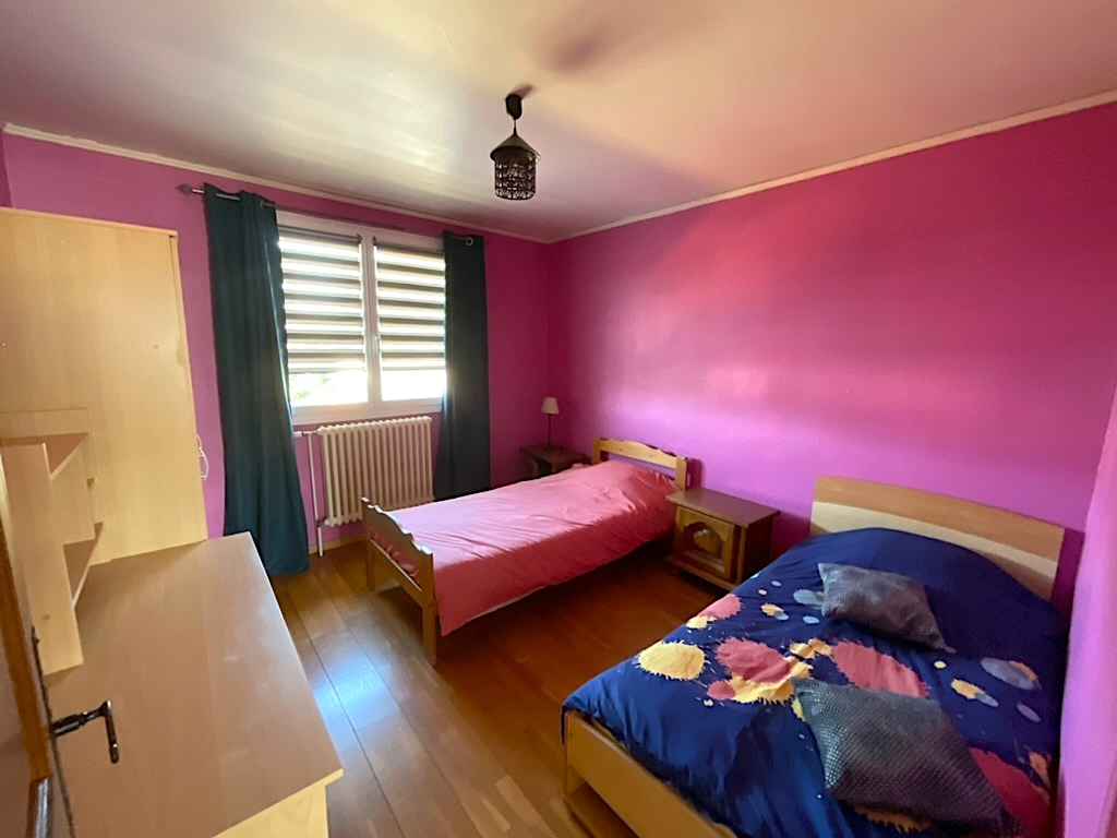 Maison Corre 5 pièces 110m2habitables 4 chambres 805m2 terrain