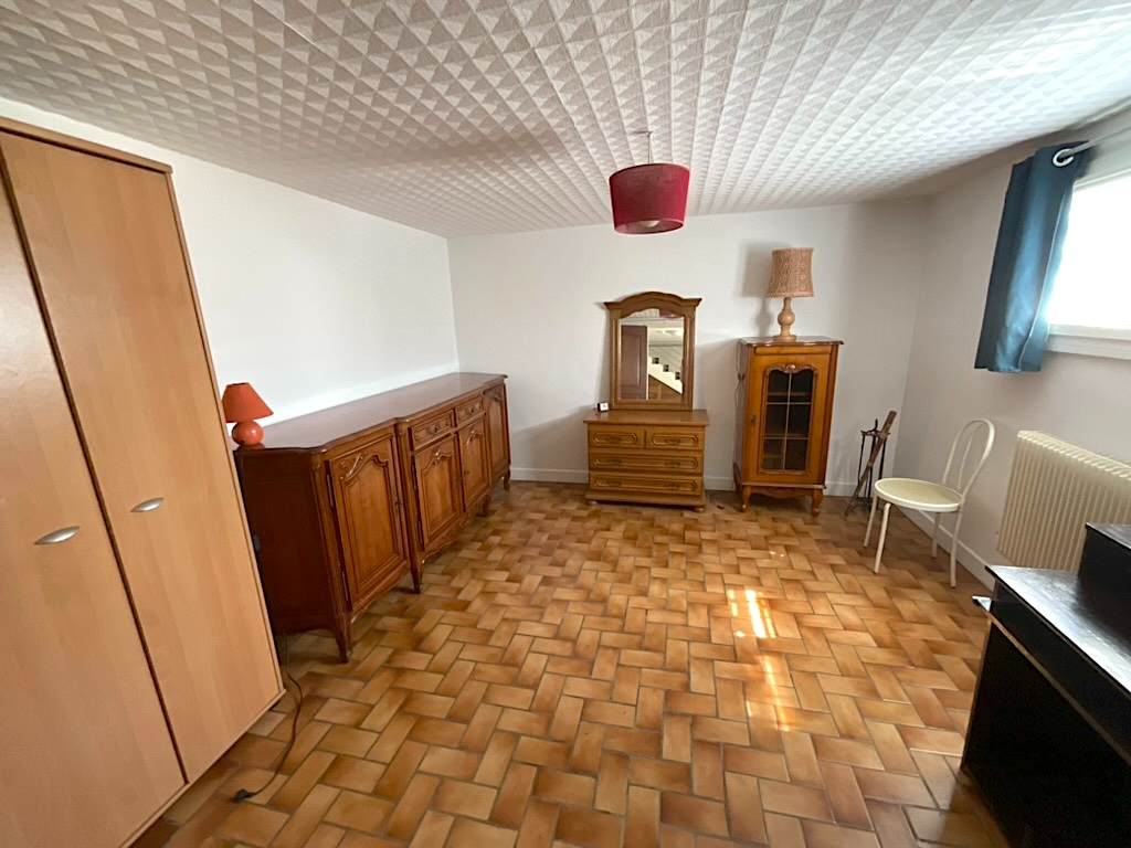 Maison Corre 5 pièces 110m2habitables 4 chambres 805m2 terrain