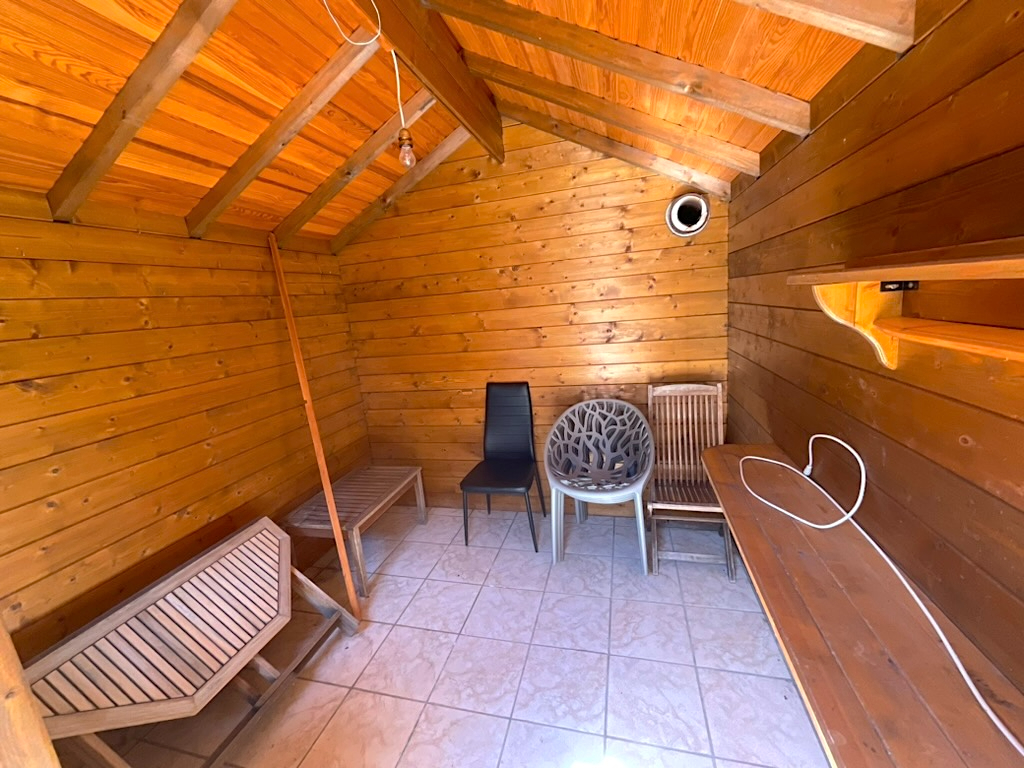 Maison Corre 5 pièces 110m2habitables 4 chambres 805m2 terrain