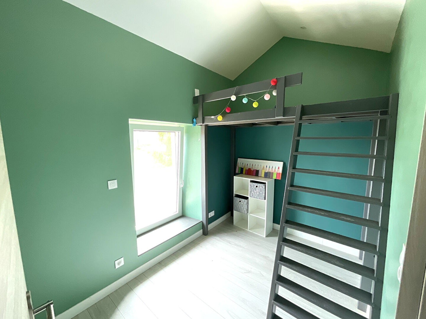 Maison Hautevelle 5 pièces 103 m2 habitables terrain 1070m2