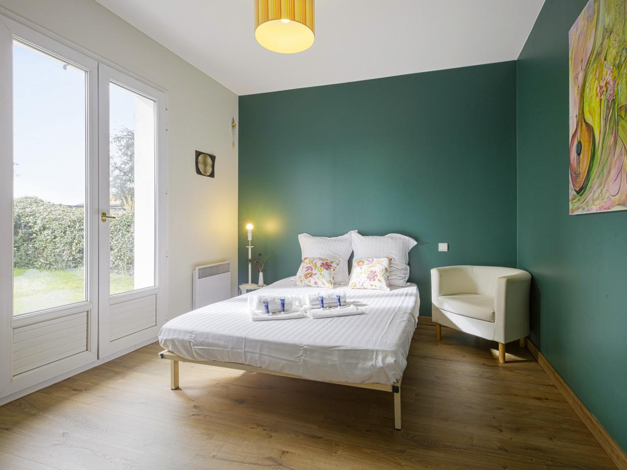 Photo Maison Boucau 7 pièce(s) 179 m2 avec dépendances et piscine image 6/6