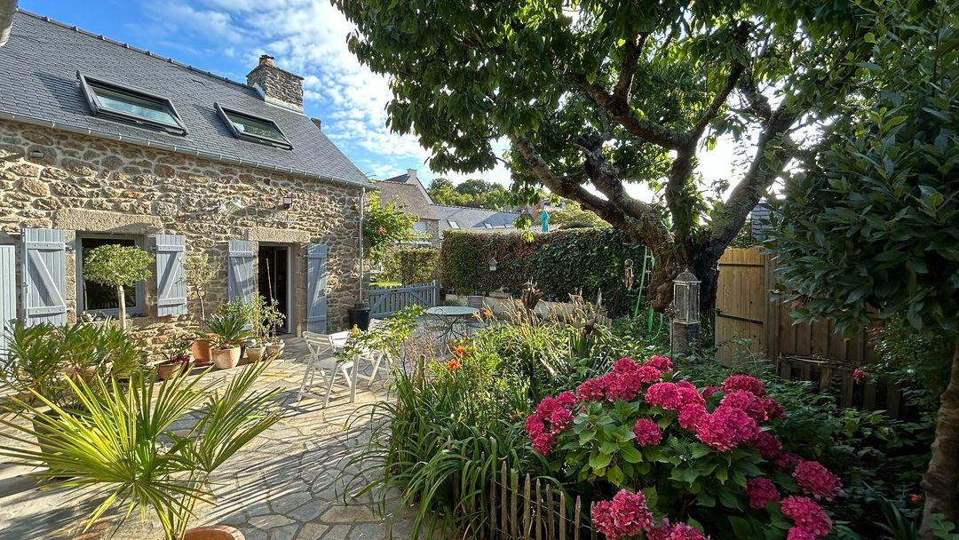 BELLE PROPRIETE ENTIEREMENT RENOVEE PROCHE MER