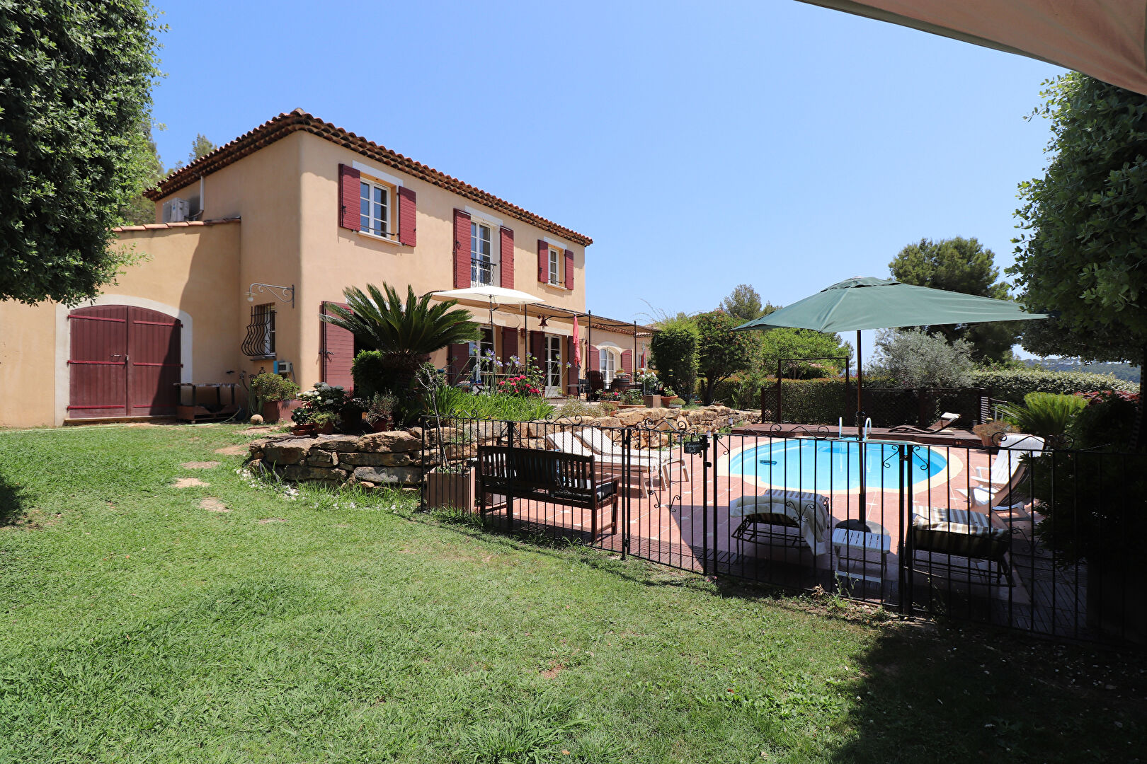 Agence immobilière de L et F IMMOBILIER St cyr sur mer - L ,  F IMMOBILIER