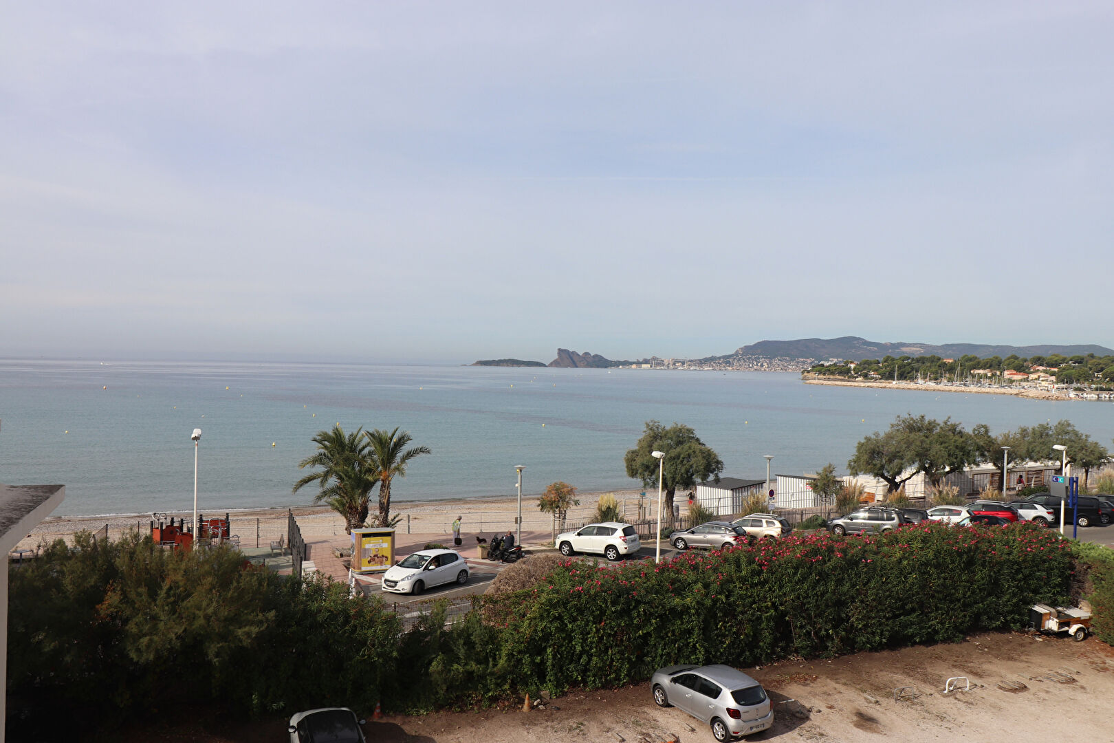 Agence immobilière de L et F IMMOBILIER St cyr sur mer - L ,  F IMMOBILIER