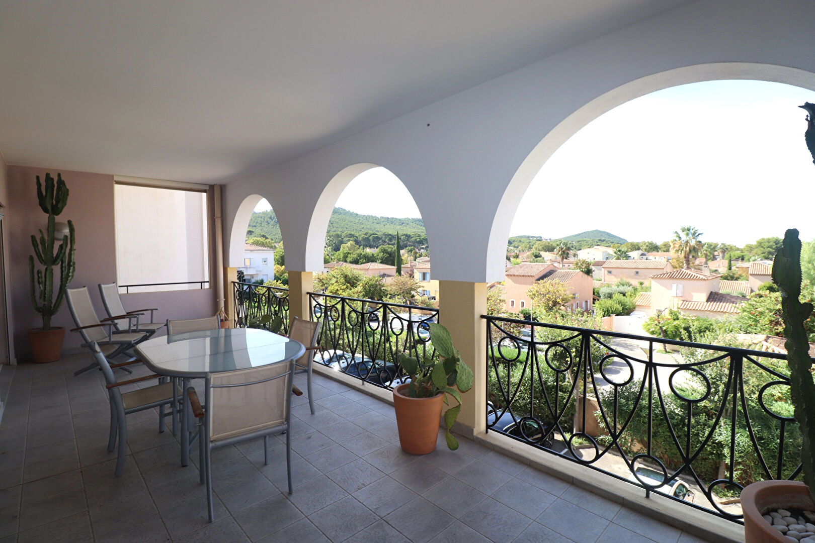 Agence immobilière de L et F IMMOBILIER St cyr sur mer - L ,  F IMMOBILIER