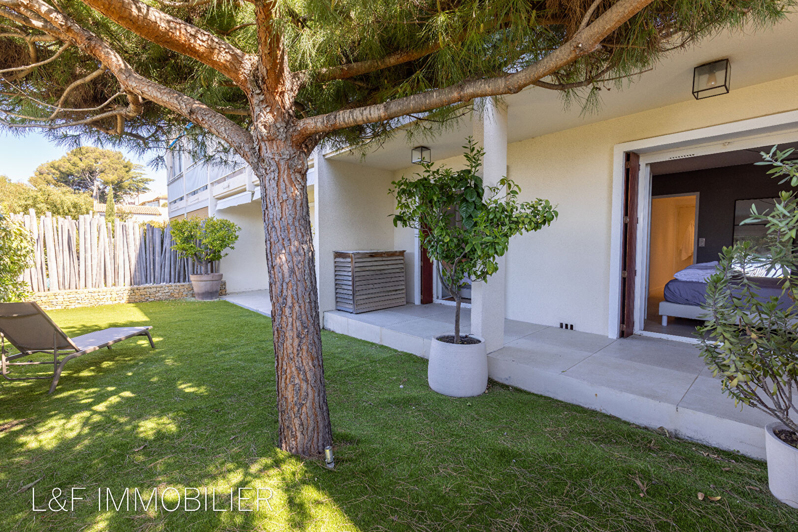 Agence immobilière de L et F IMMOBILIER St cyr sur mer - L ,  F IMMOBILIER