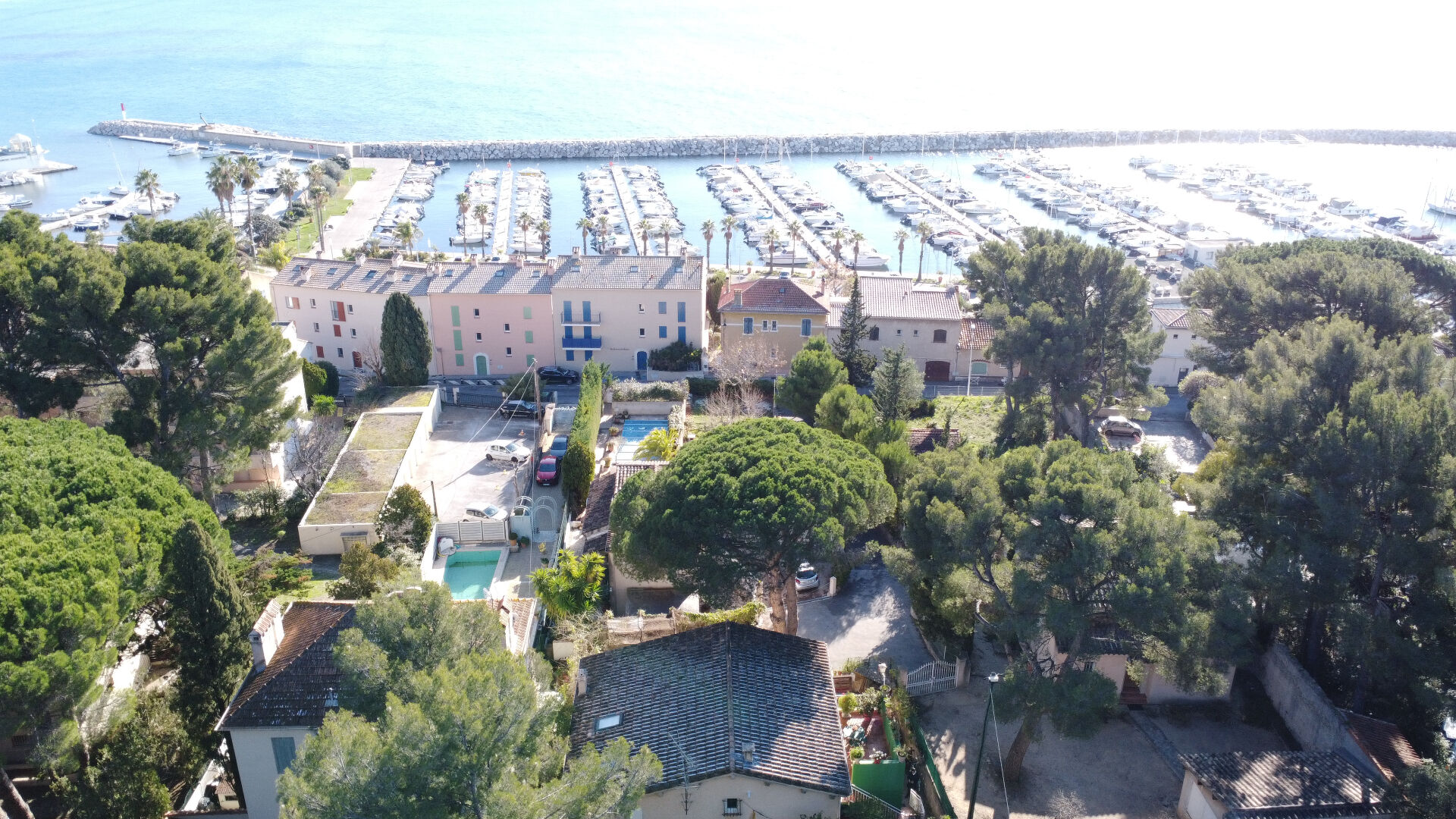 Agence immobilière de L et F IMMOBILIER St cyr sur mer - L ,  F IMMOBILIER
