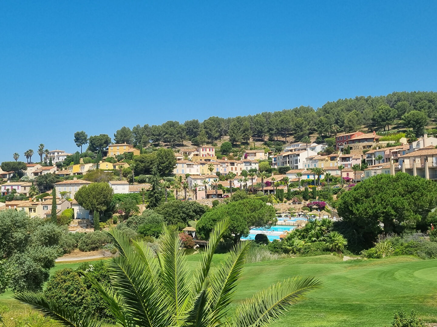 Agence immobilière de L et F IMMOBILIER St cyr sur mer - L ,  F IMMOBILIER