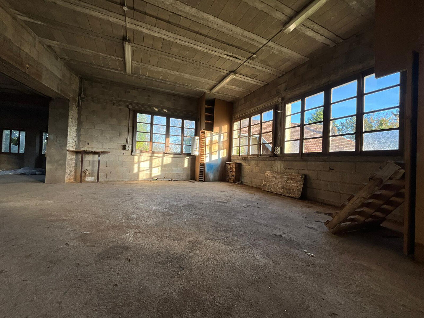 Photo Bâtiment Pouilley Les Vignes (25115) image 5/6