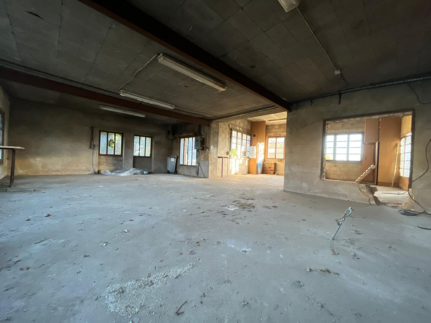 Photo Bâtiment Pouilley Les Vignes (25115) image 6/6