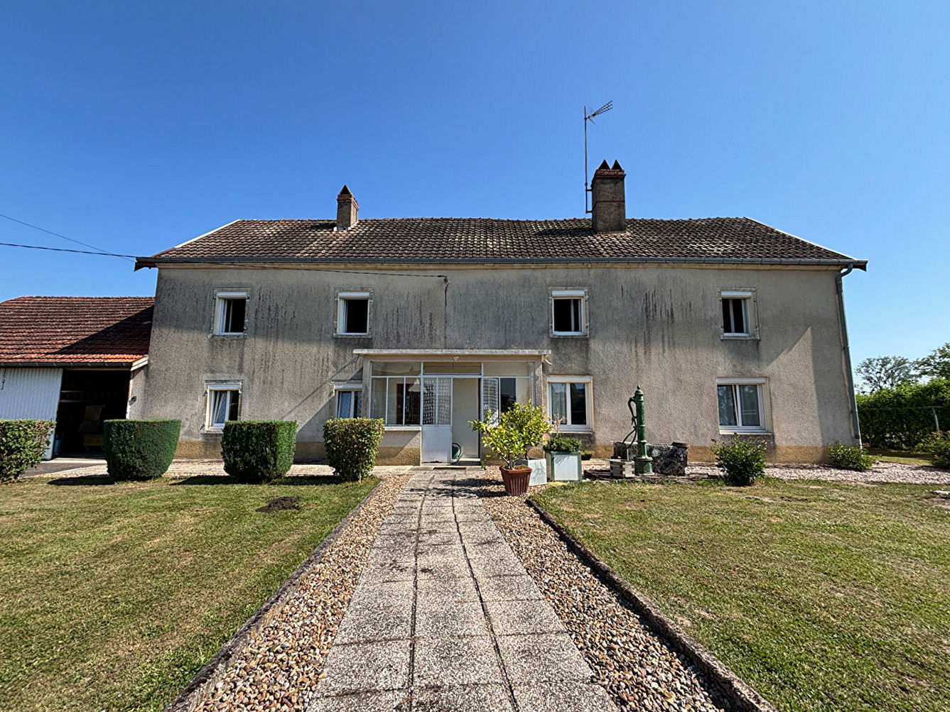 Photo Propriété de 2 maisons sur 4ha de terrain image 4/6