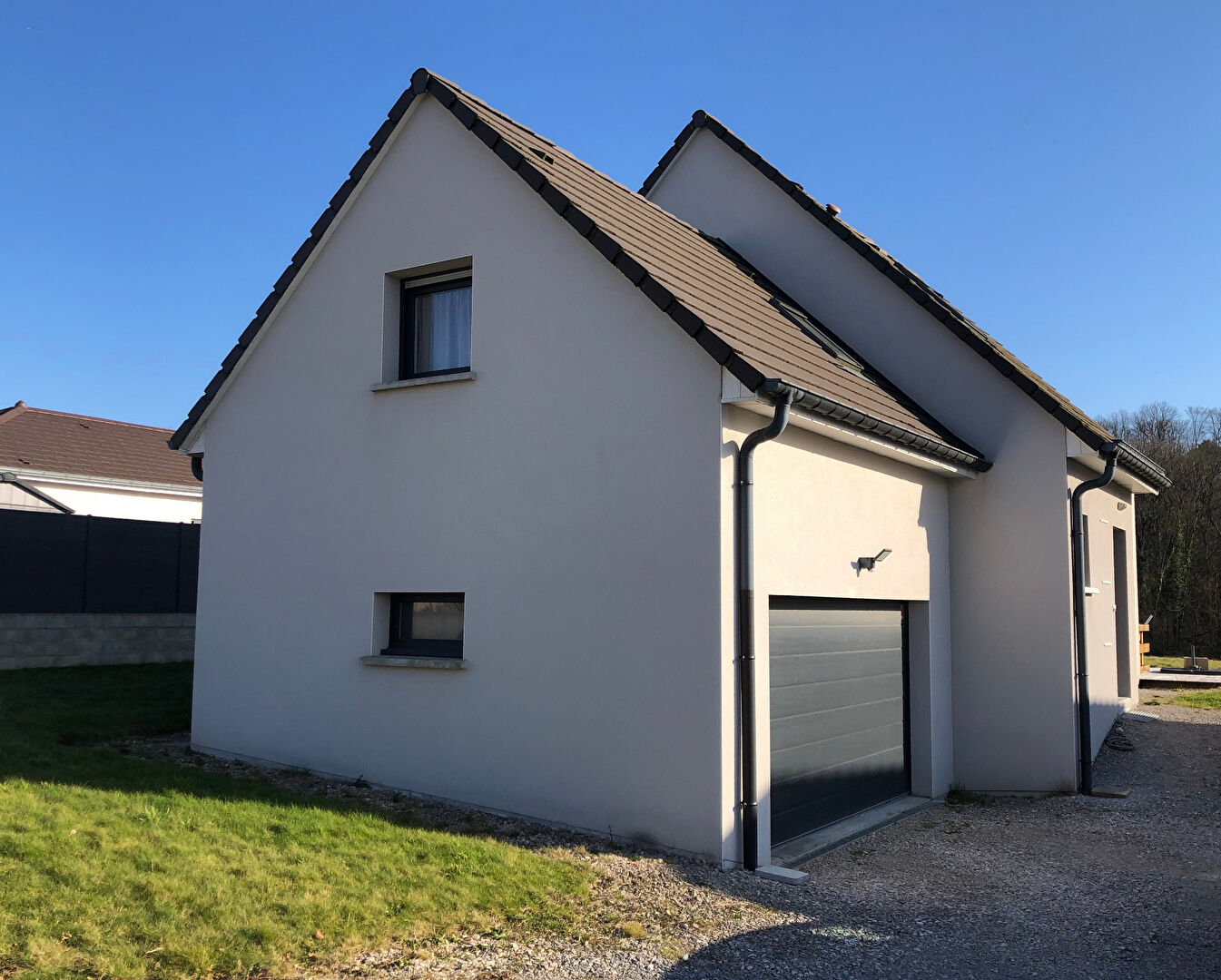 Photo Saint-Vit : Maison récente sur 7 ares de terrain plat image 1/6