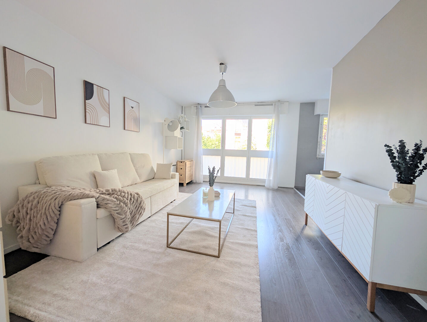 Agence immobilière de Le Village d'Enora Paris 18