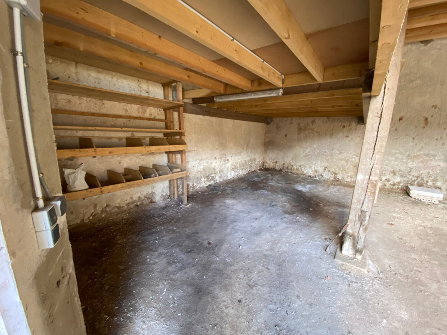 Photo ENTREPOT HENRICHEMONT - 150 m2 image 3/3