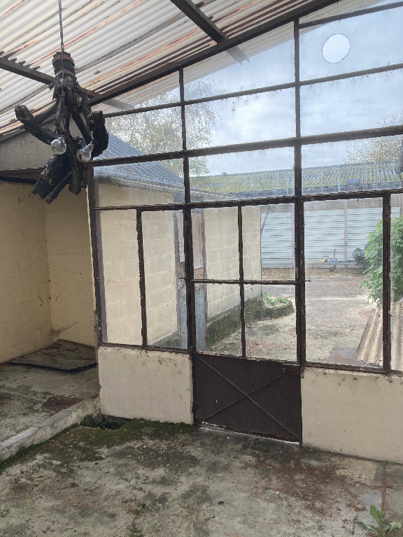 Photo Entrepôt / local industriel Ivoy Le Pre 400 m2 plus appartement à finir. image 5/6