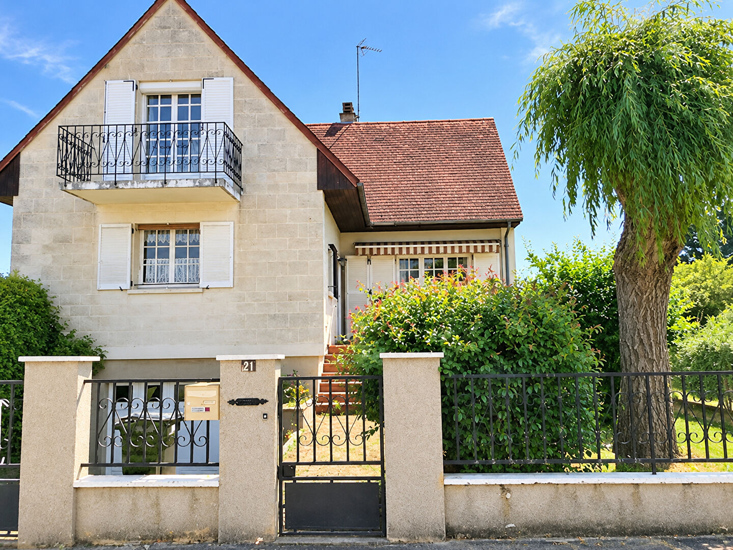 Agence immobilière de LE VILLAGE IMMOBILIER - LE VILLAGE IMMOBILIER Aubigny-